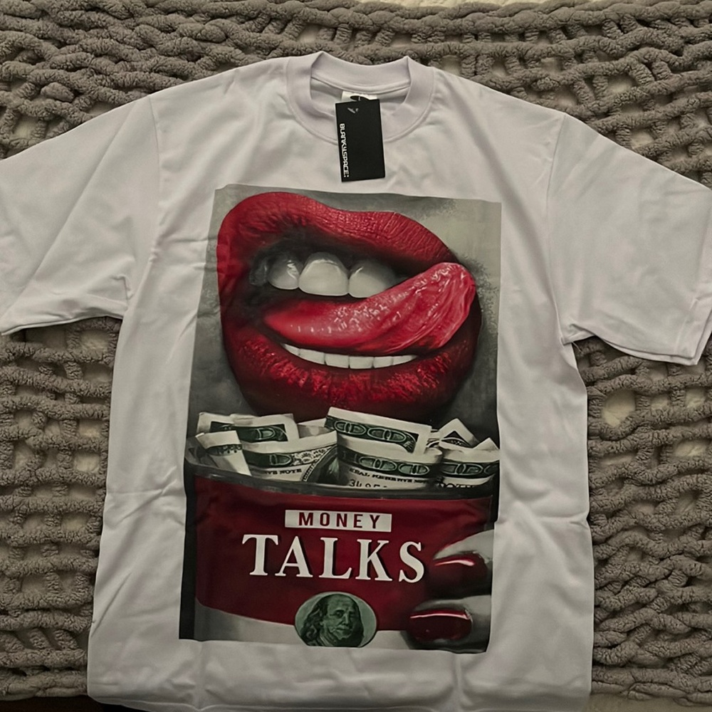 Graphic tee